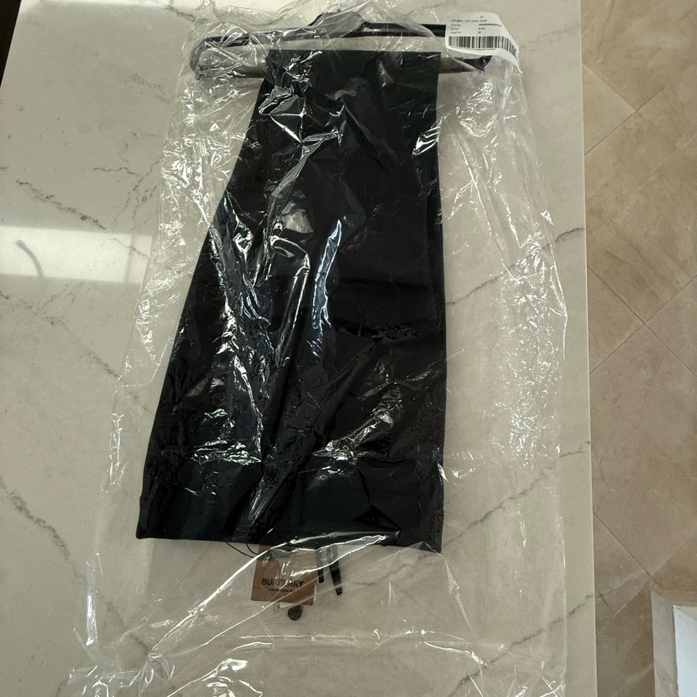 BURBERRY BLACK 100% YEAR ROUND VIRGIN WOOL PANTS WITH UNIQUE CUT OUT DETAILING - Picture 16 of 16